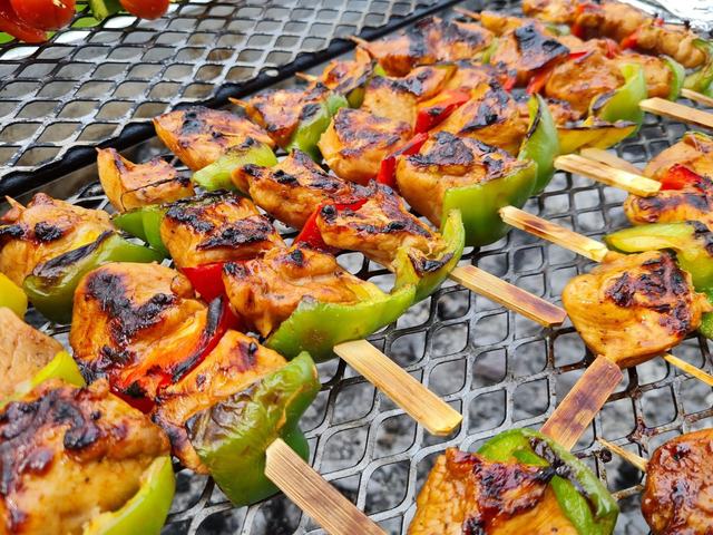 Chicken and pepper skewers