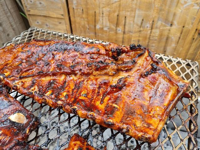 BBQ ribs on the braai